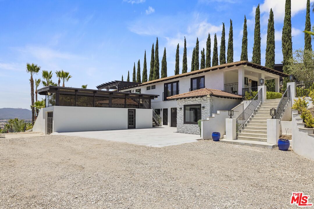 567 Lone Oak Dr
