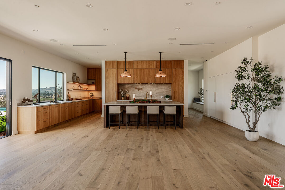 22328 S Summit Ridge Cir