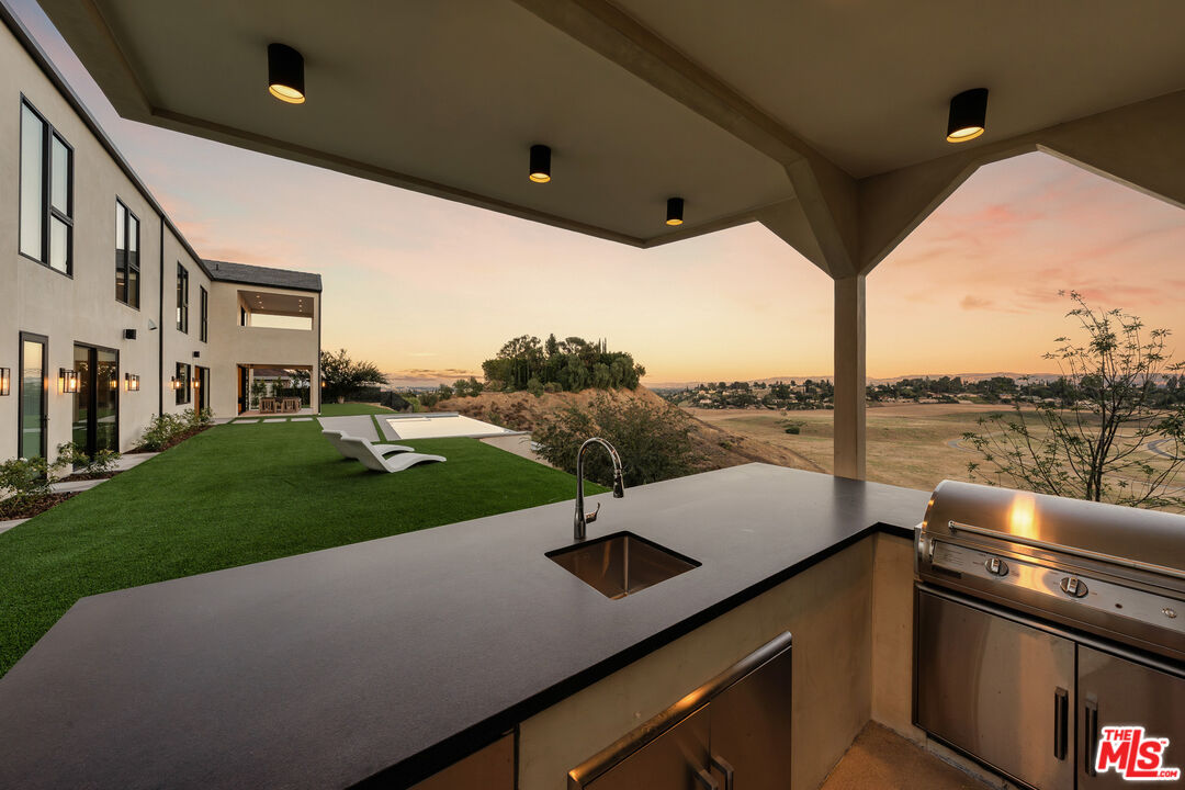 22328 S Summit Ridge Cir