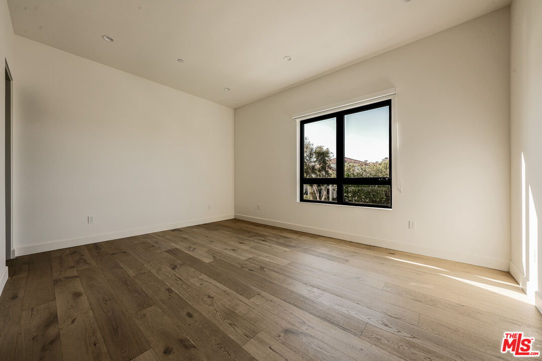 22328 S Summit Ridge Cir