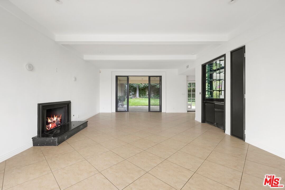 1121 La Collina Dr