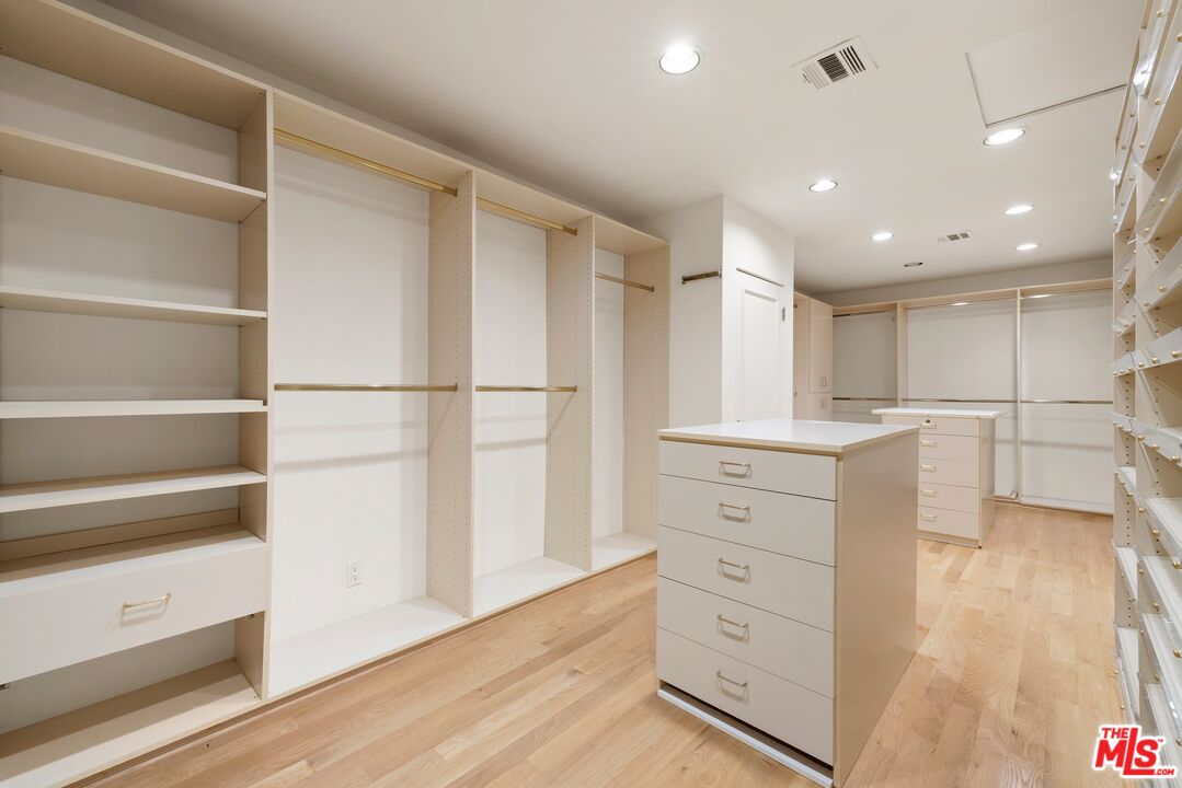 1121 La Collina Dr