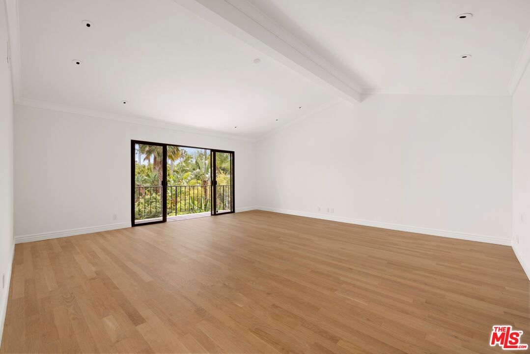 1121 La Collina Dr