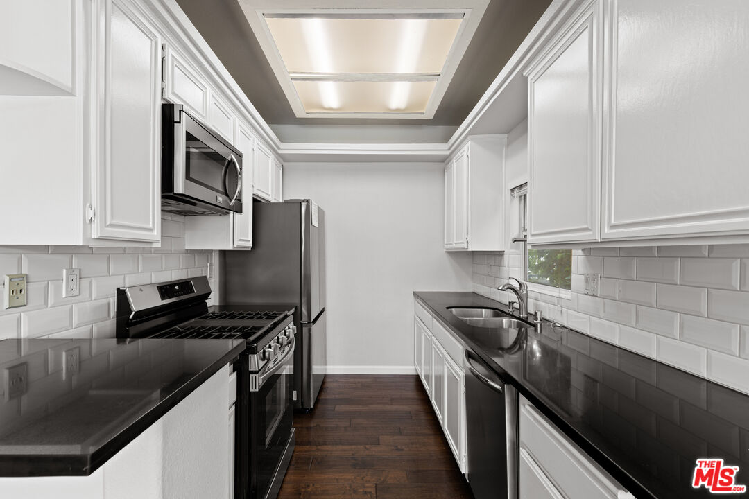 14061 Milbank ST Unit: 4