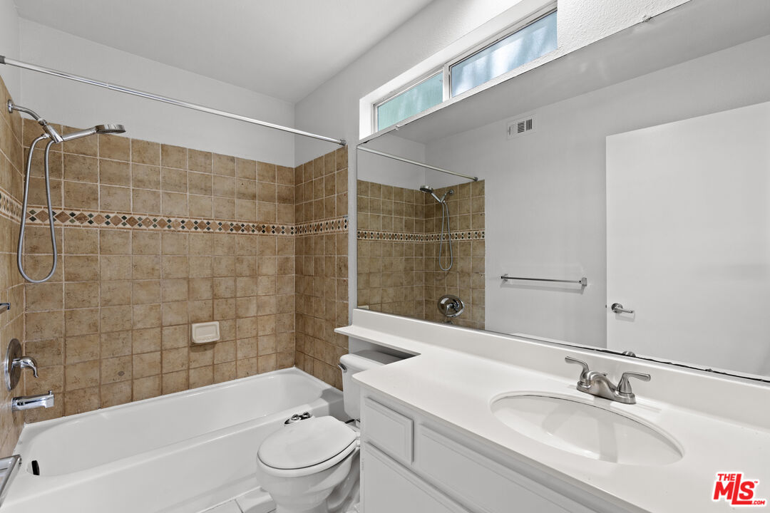 14061 Milbank ST Unit: 4
