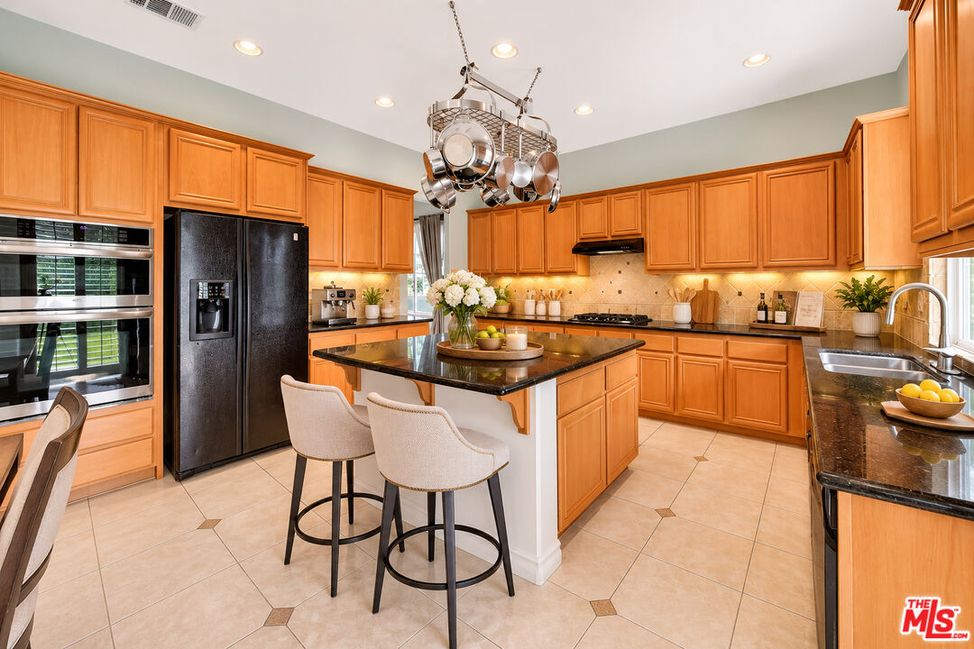 28346 Linda Vista St
