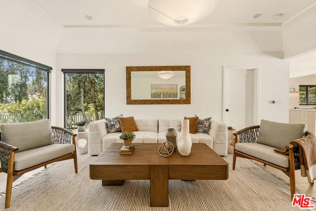 11357 Aqua Vista St