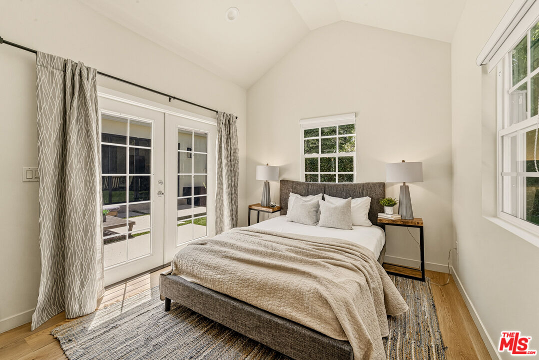 11357 Aqua Vista St