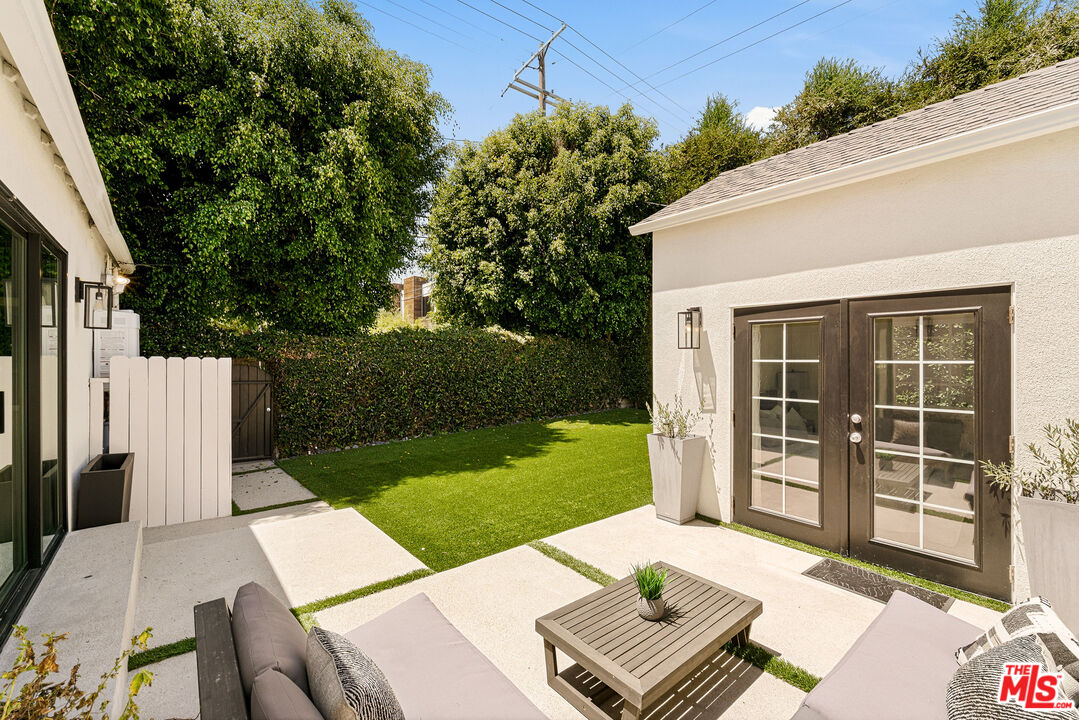 11357 Aqua Vista St