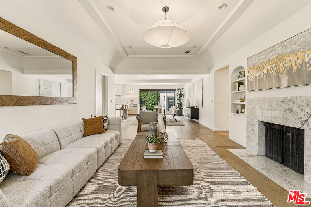 11357 Aqua Vista St