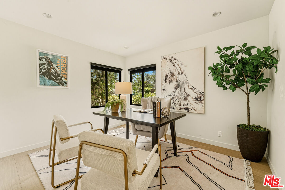 11357 Aqua Vista St