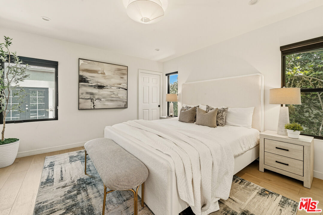 11357 Aqua Vista St