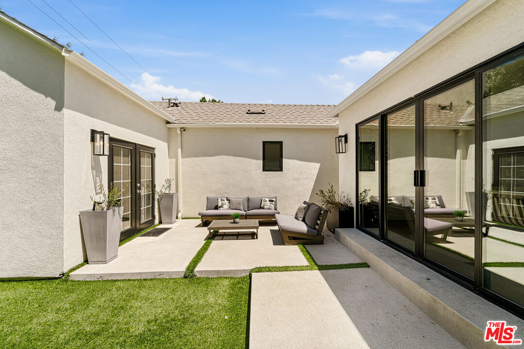 11357 Aqua Vista St