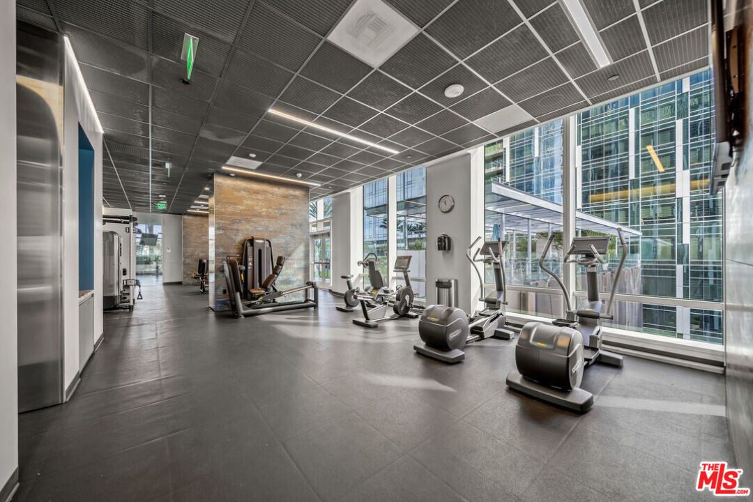 877 Francisco St Unit: 1611