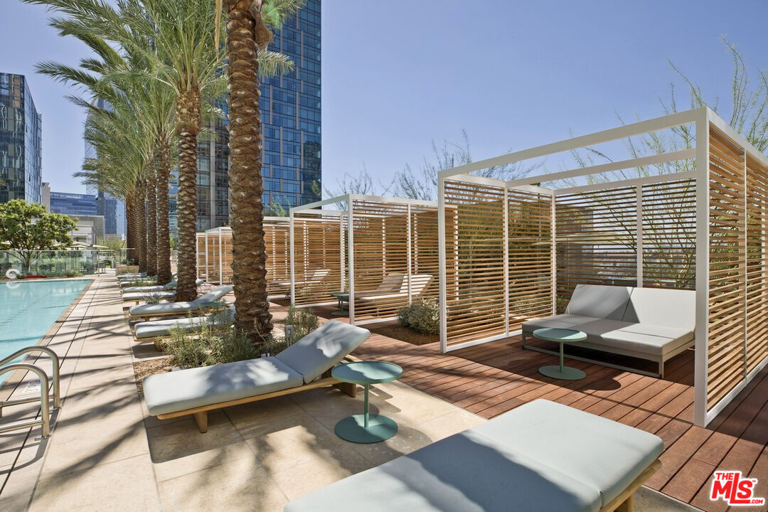 877 Francisco St Unit: 1611