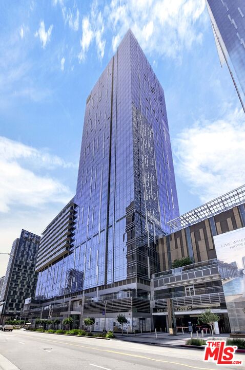 877 Francisco St Unit: 1611