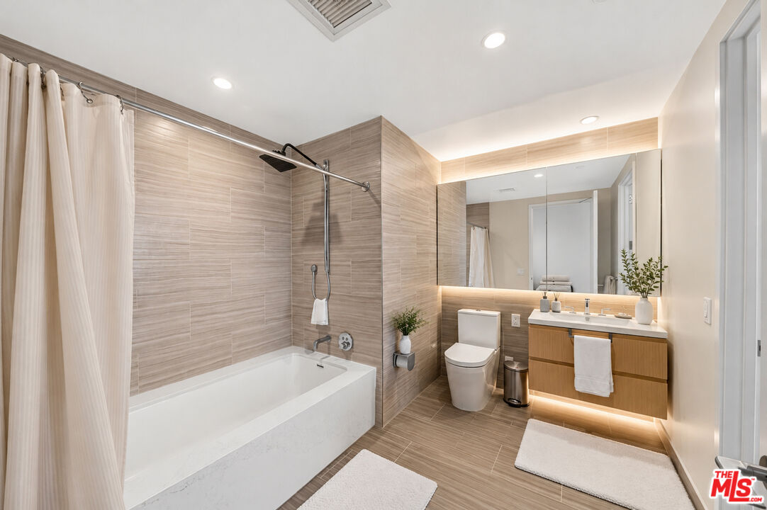 877 Francisco St Unit: 1611