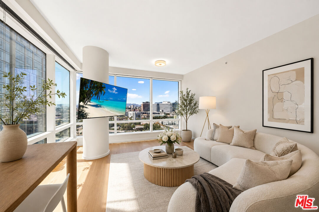 877 Francisco St Unit: 1611
