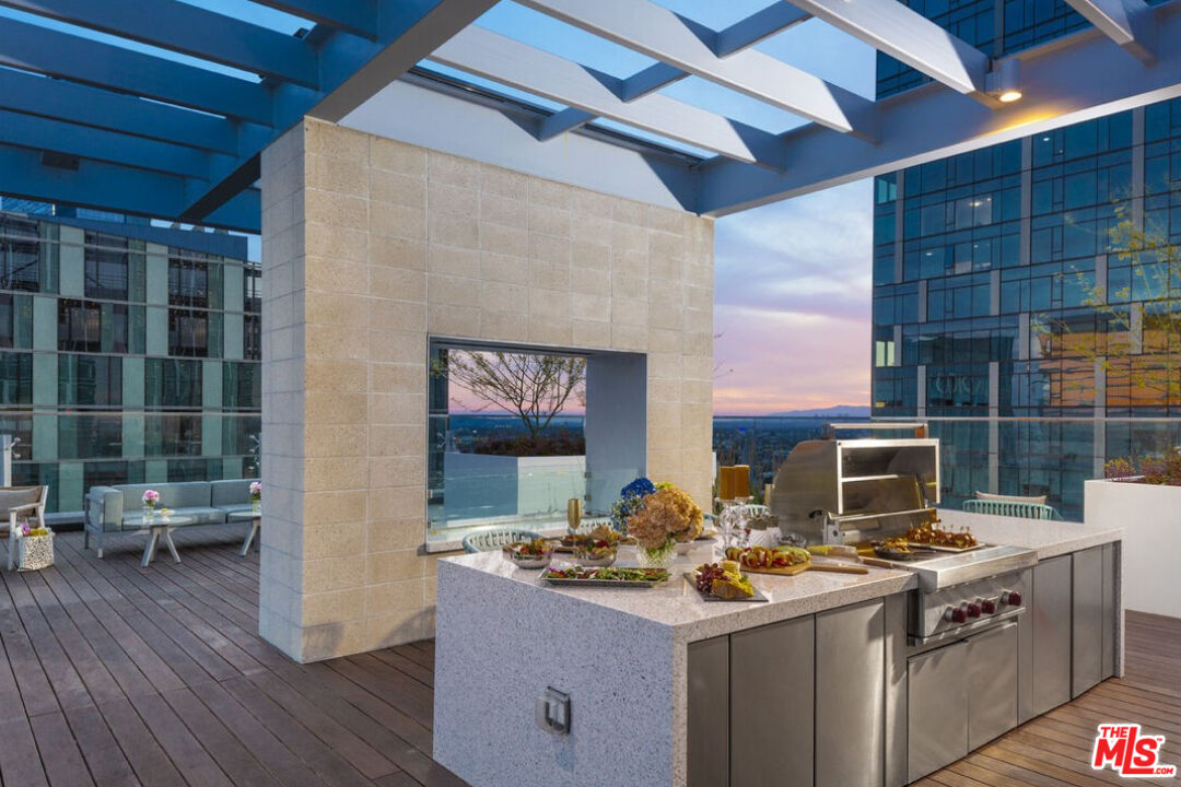 877 Francisco St Unit: 1611