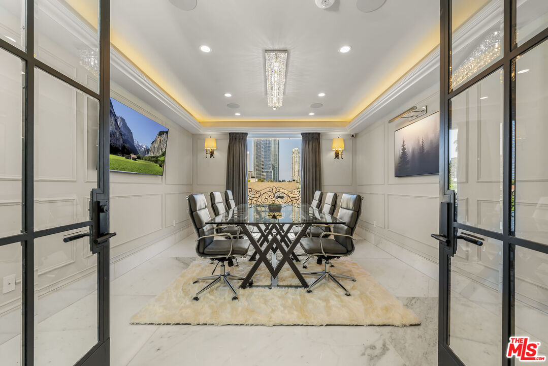 1825 Pandora Ave Unit: PH 404