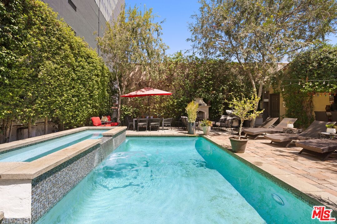 6141 Warner Dr
