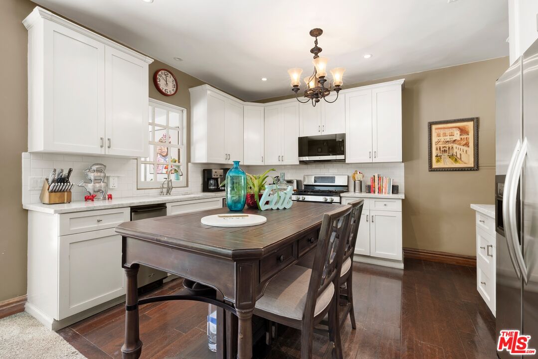 6141 Warner Dr