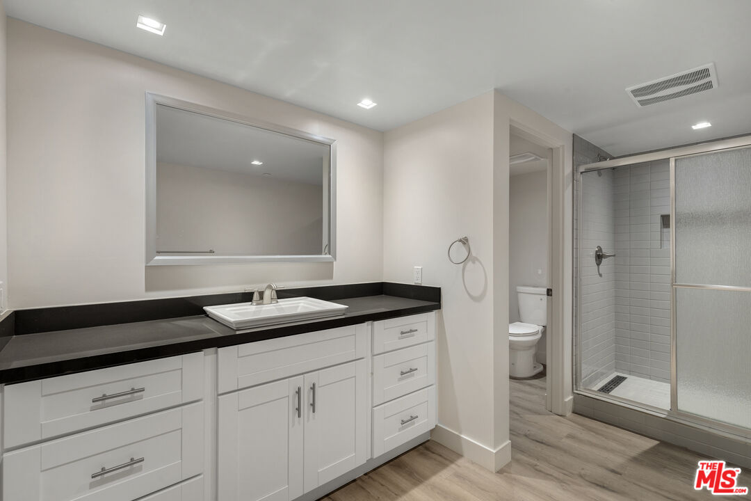 153 San Vicente Boulevard, No. 4G