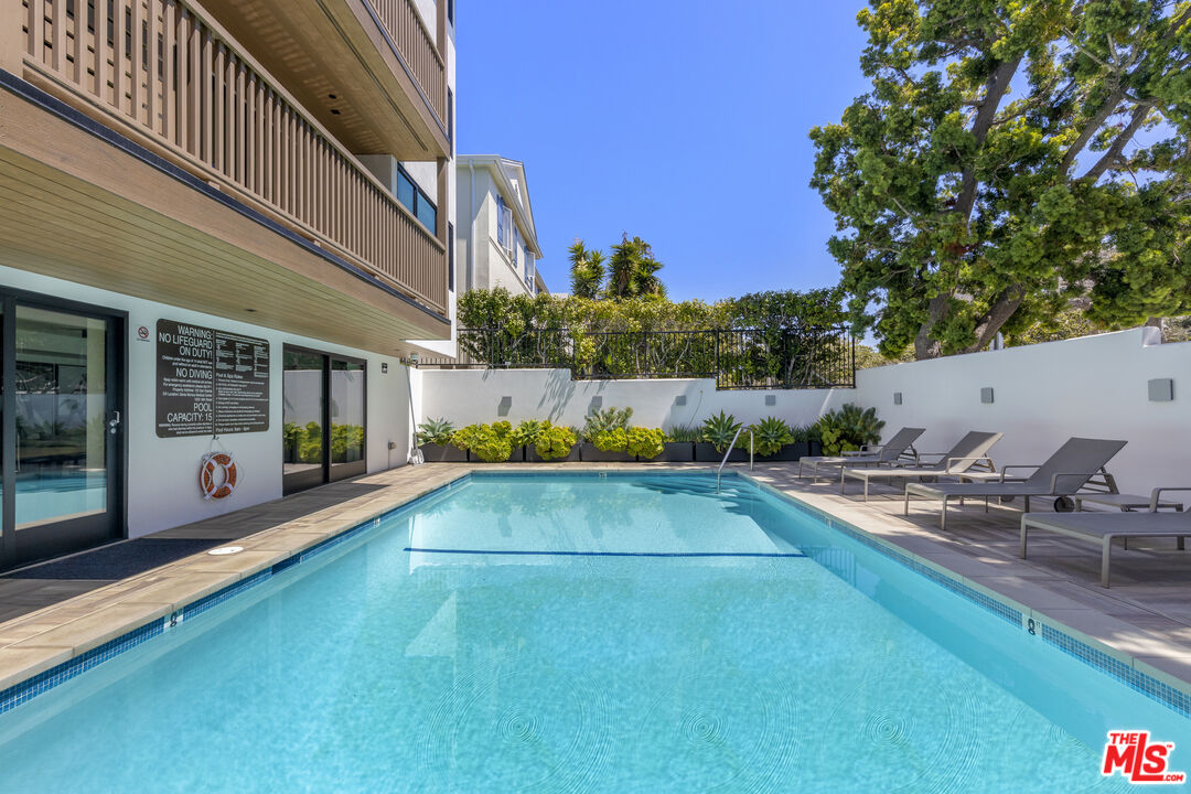 153 San Vicente Boulevard, No. 4G