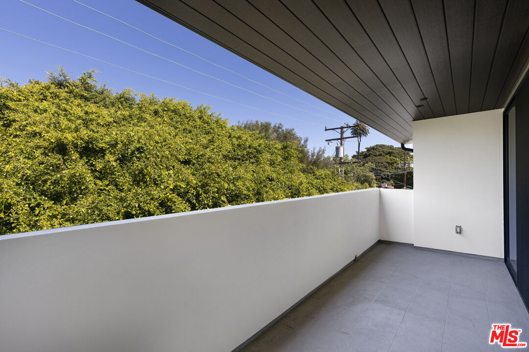 153 San Vicente Boulevard, No. 4G