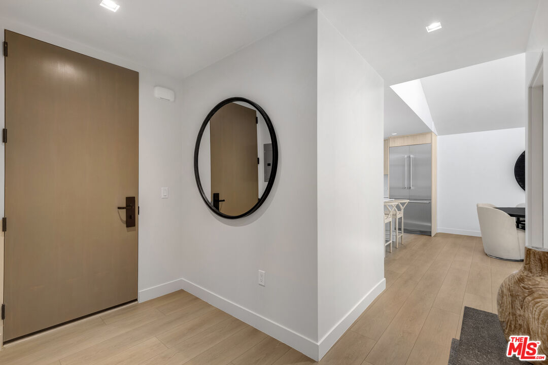153 San Vicente Boulevard, No. 4H