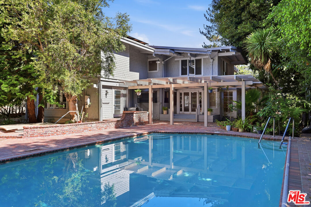521 N. Crescent Drive