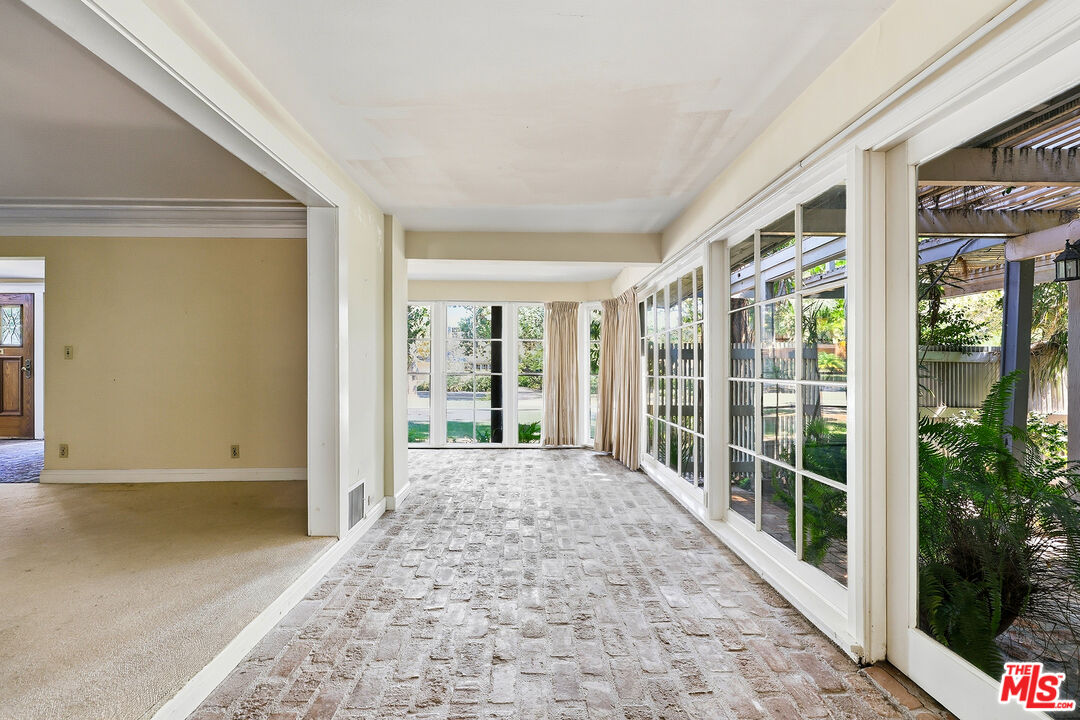 521 N. Crescent Drive