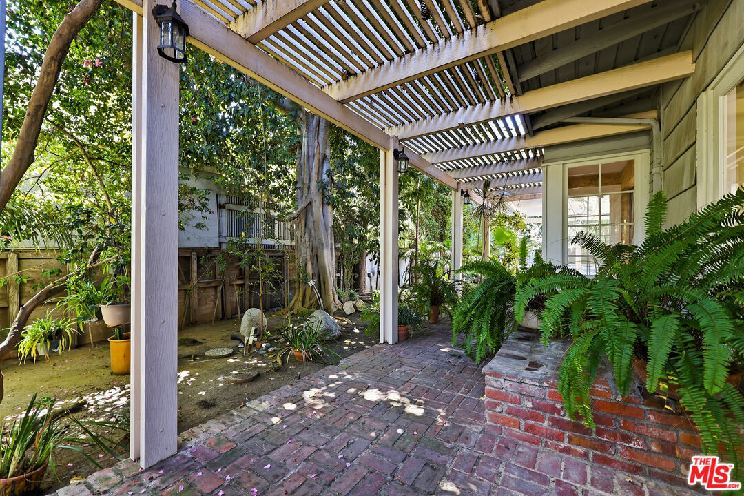 521 N. Crescent Drive