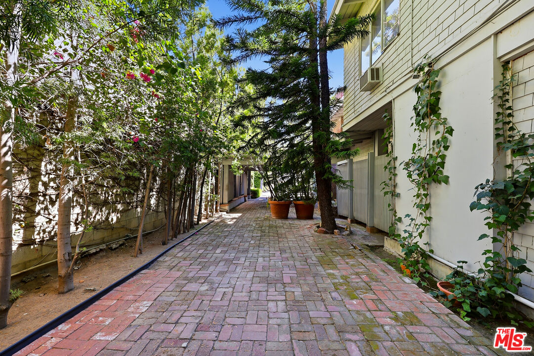 521 N. Crescent Drive