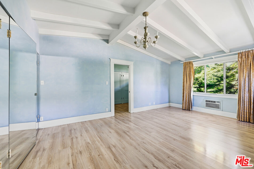 521 N. Crescent Drive