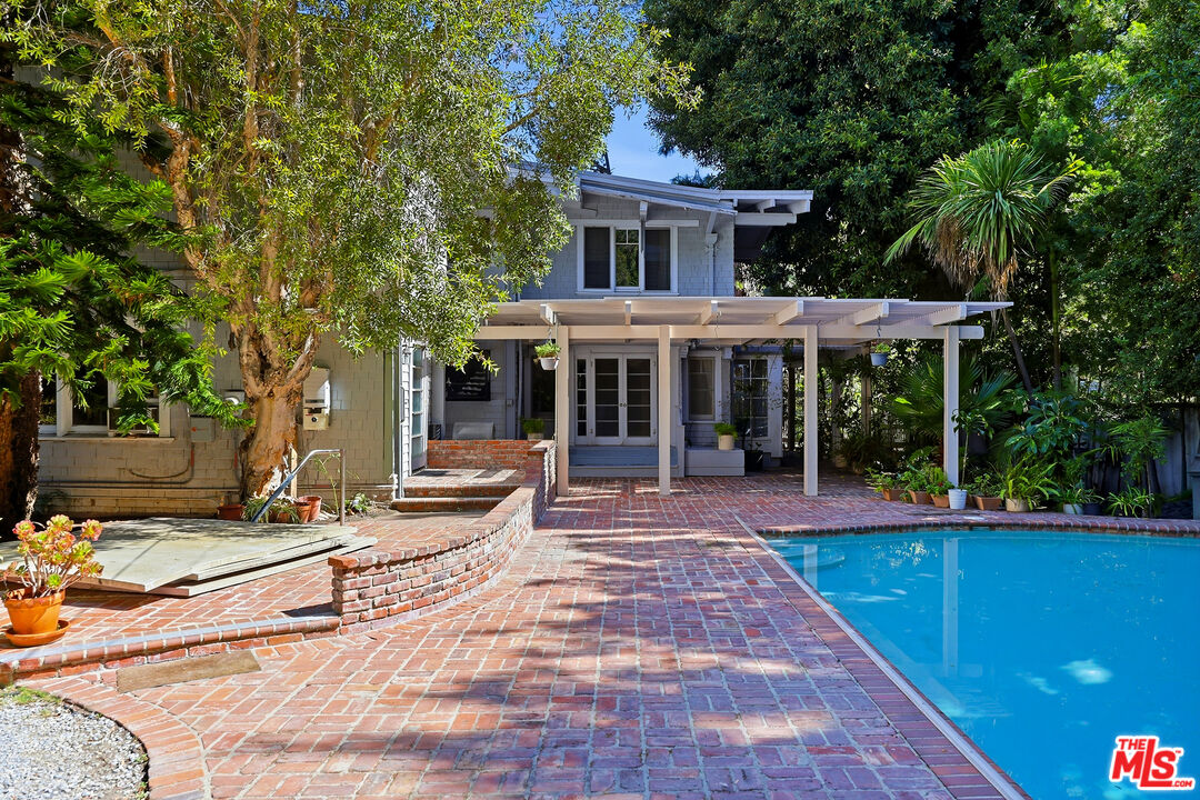 521 N. Crescent Drive