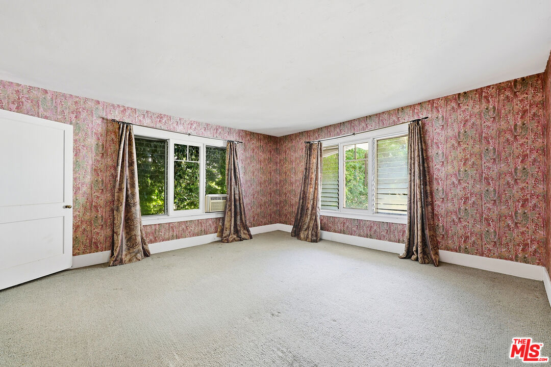 521 N. Crescent Drive