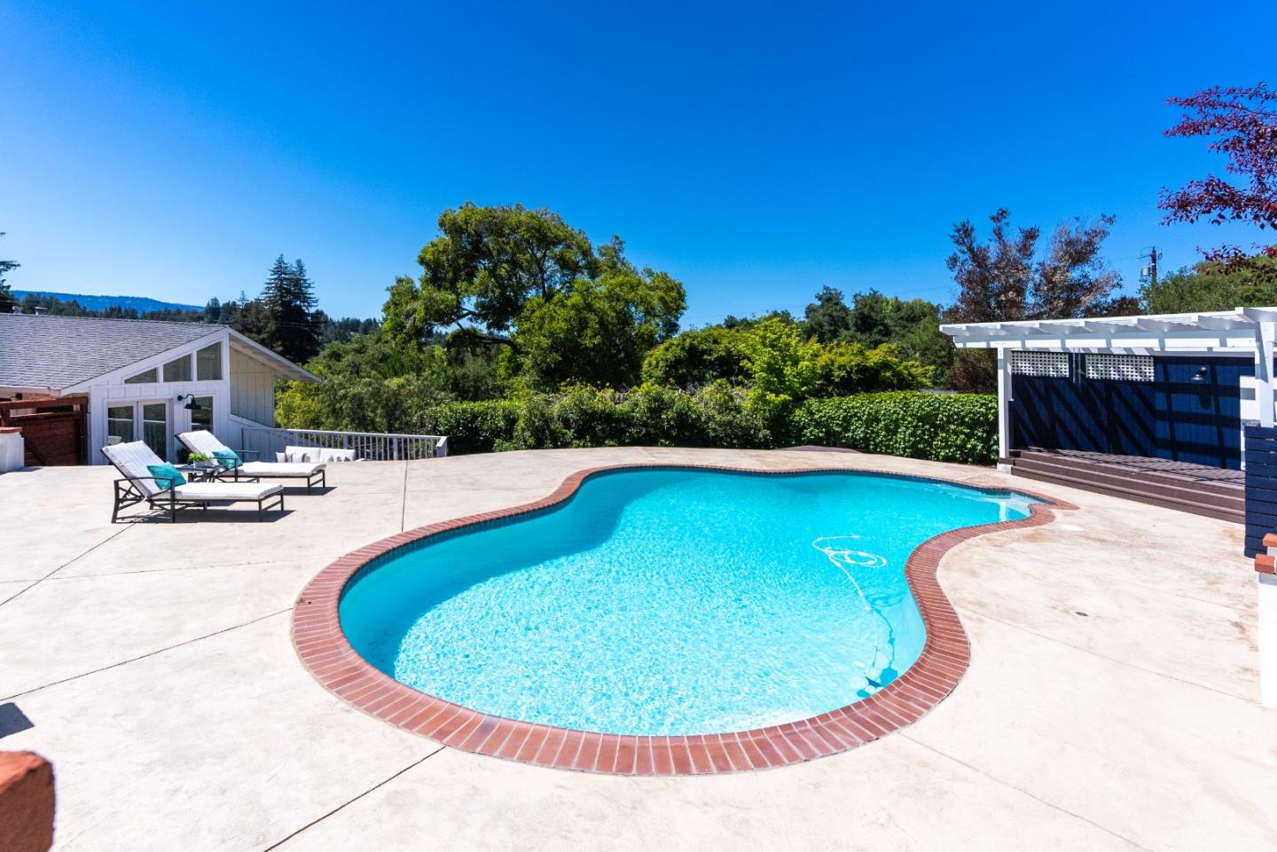 250 Southwood Drive