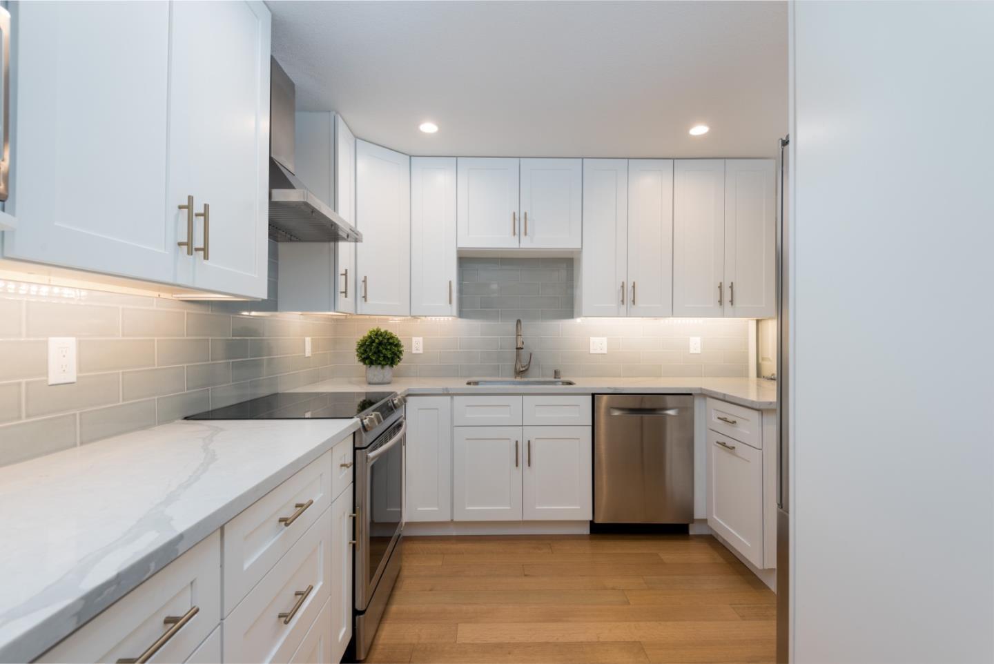 1202 Sharon Park Drive, No. 68