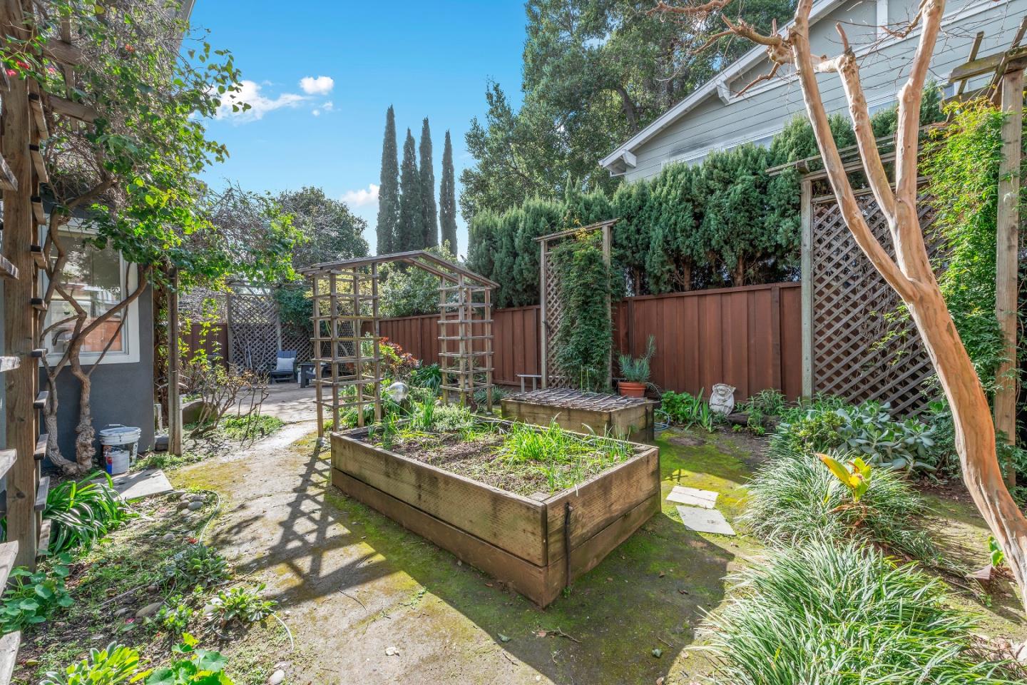 525 Barron Street