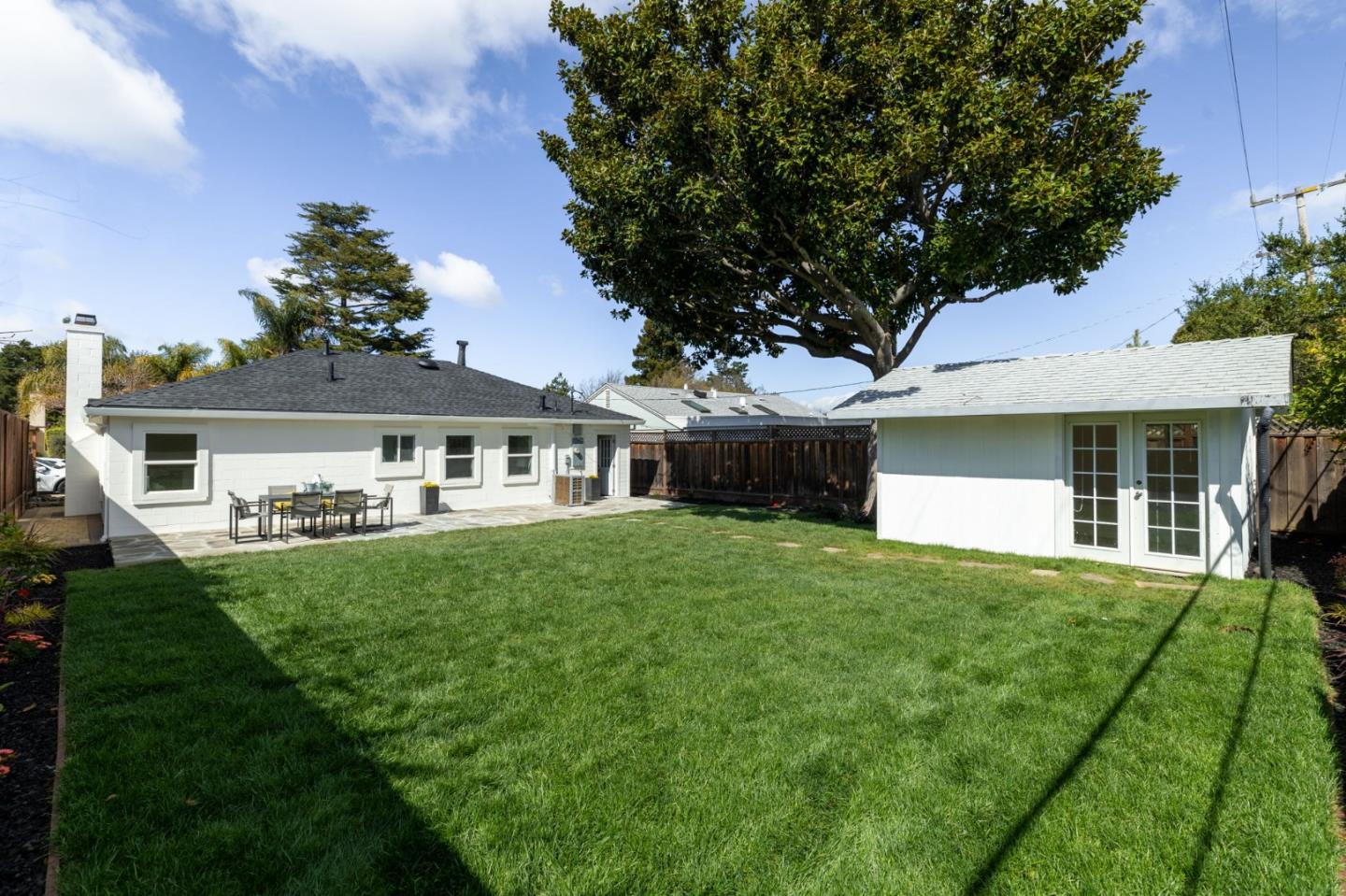 1039 Inverness Drive