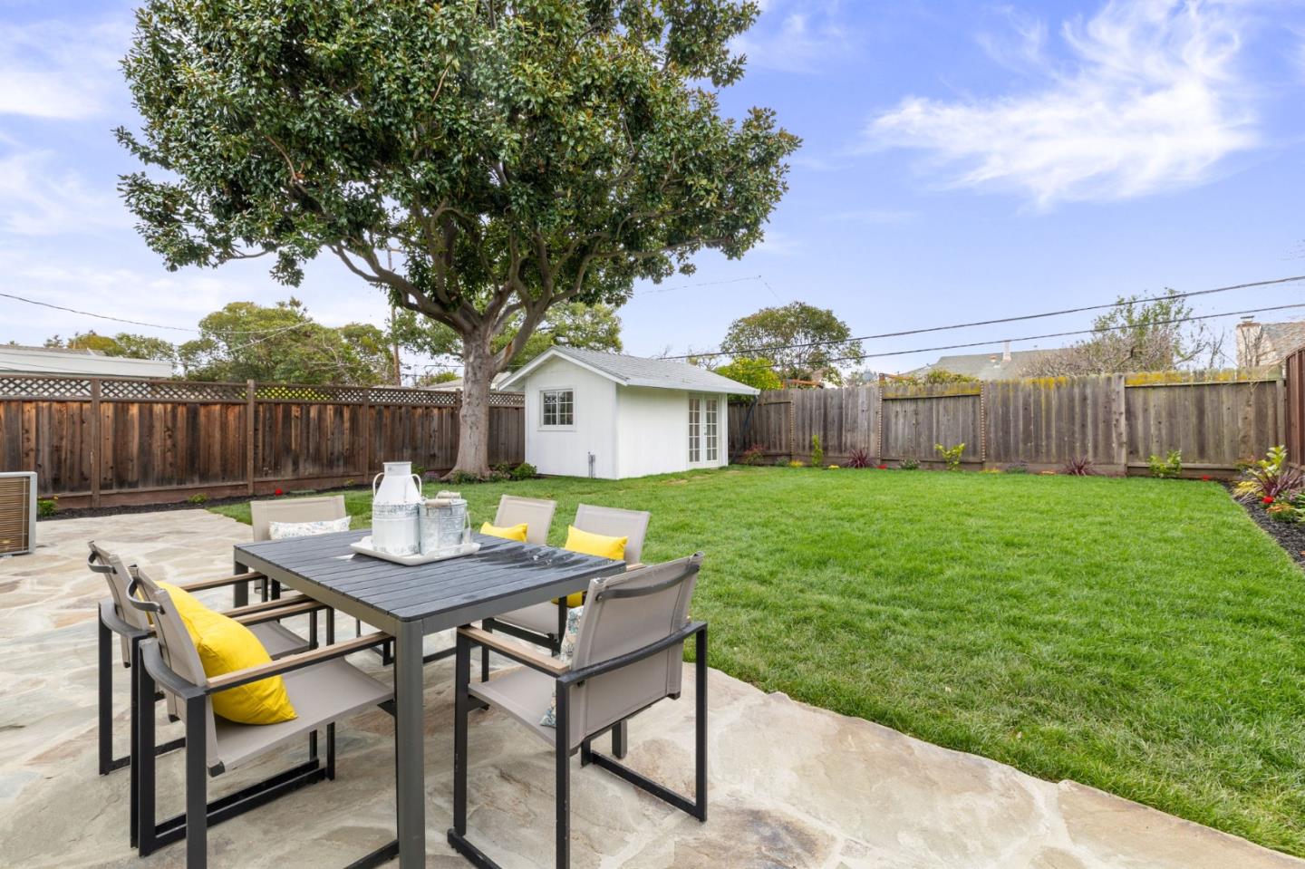 1039 Inverness Drive