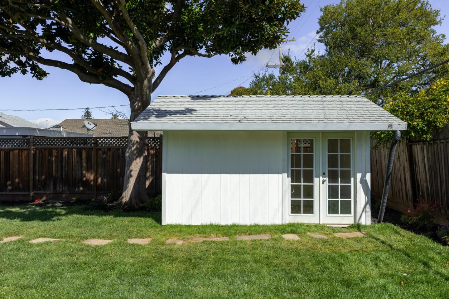 1039 Inverness Drive