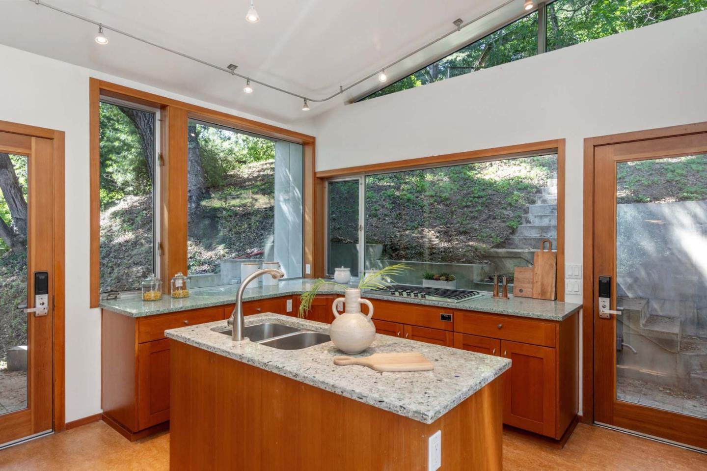 1005 Portola Road
