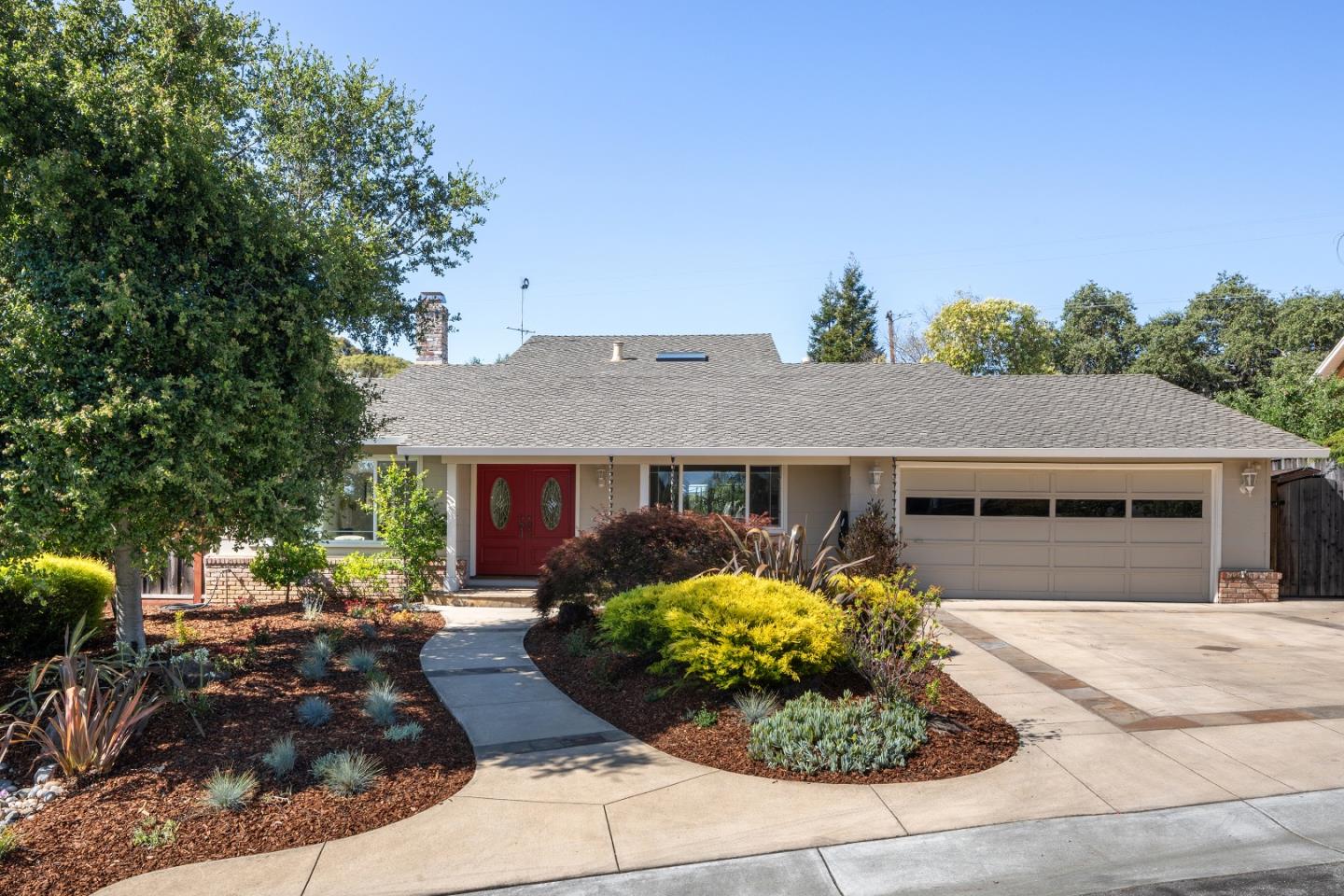881 Highlands Circle