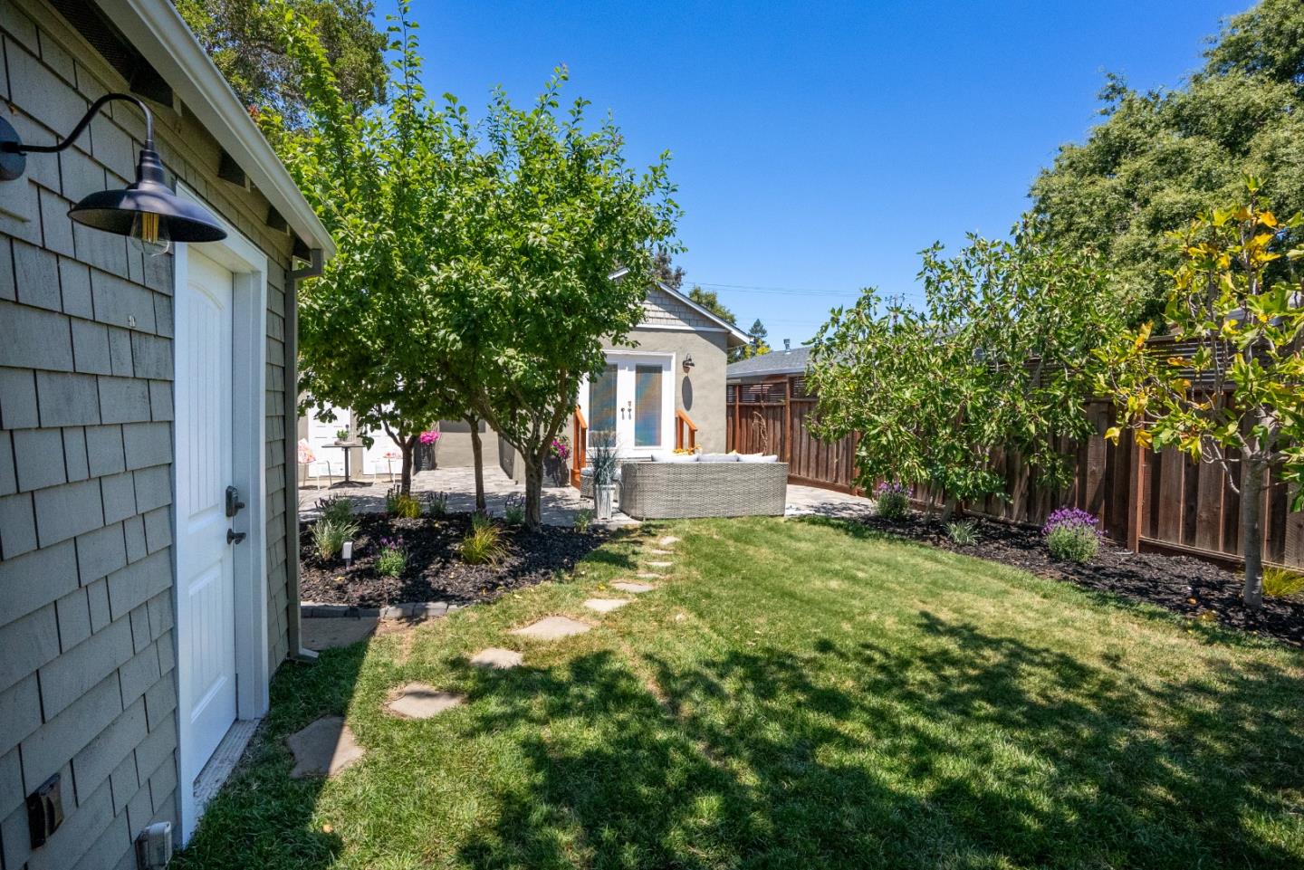 2653 Brewster Avenue