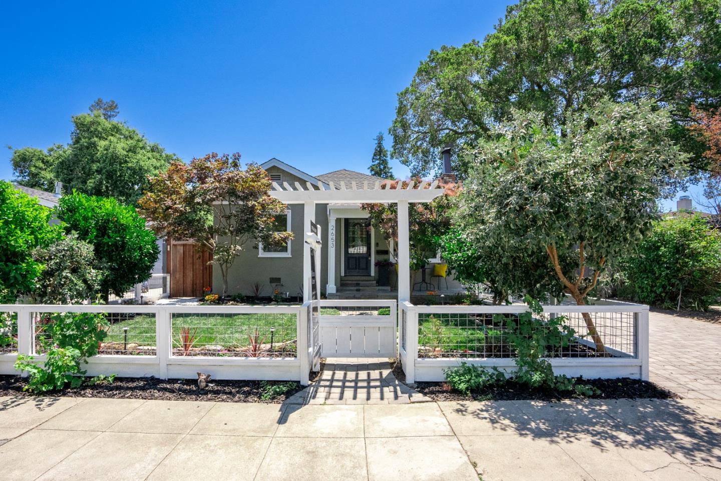 2653 Brewster Avenue