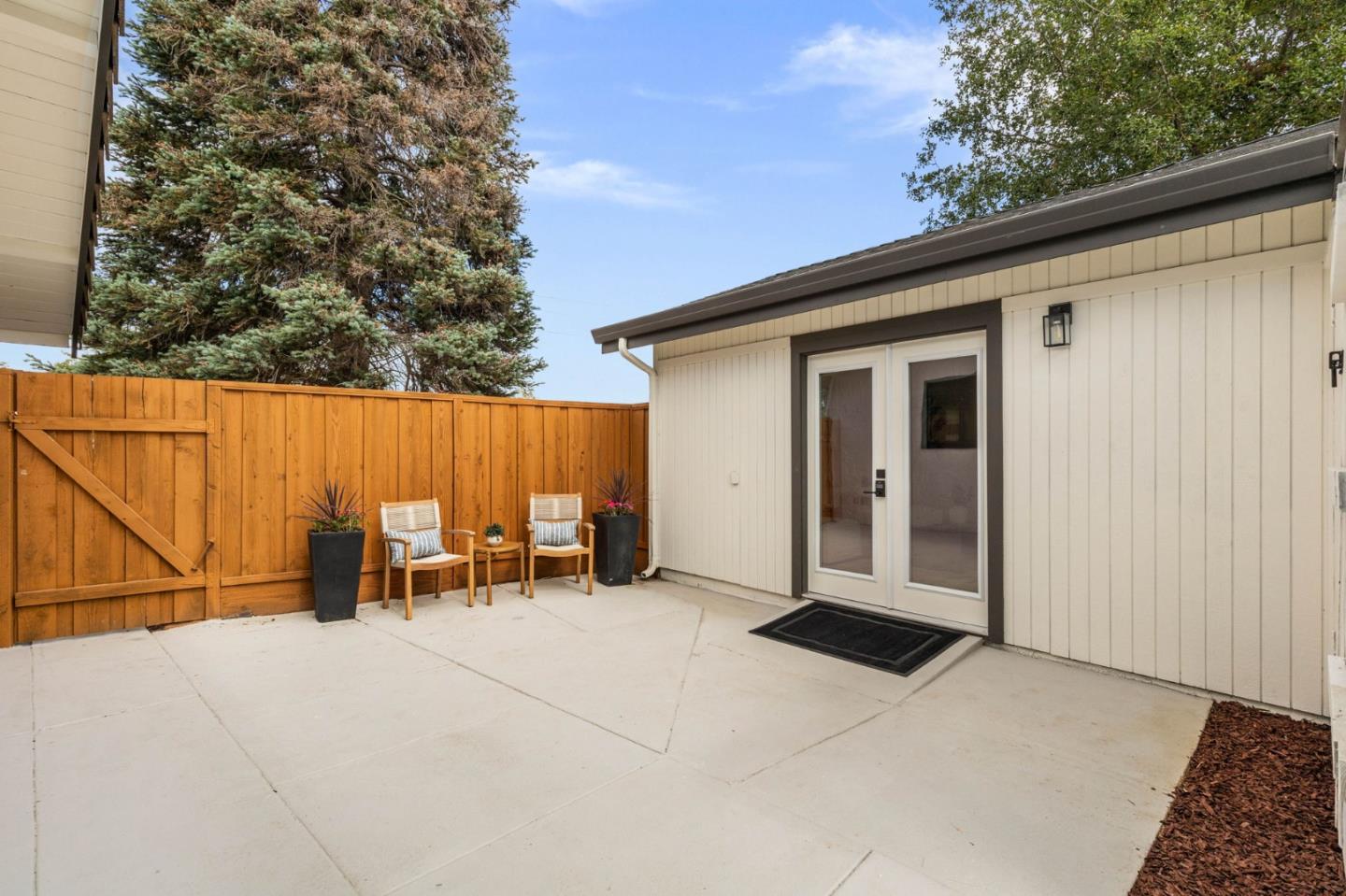 19522 Via Real Drive