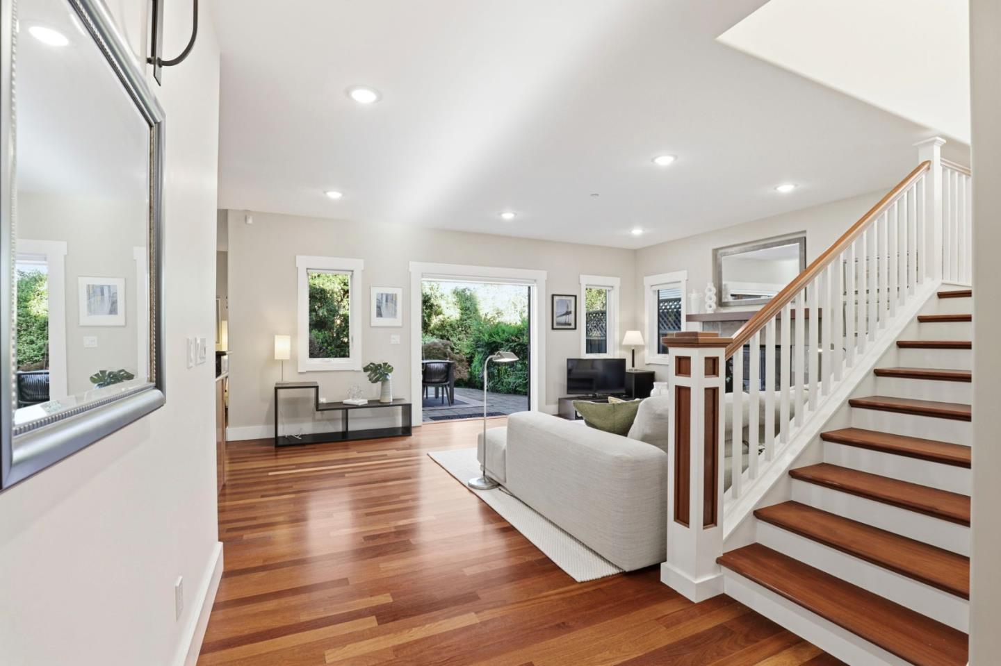 2067 Santa Cruz Avenue