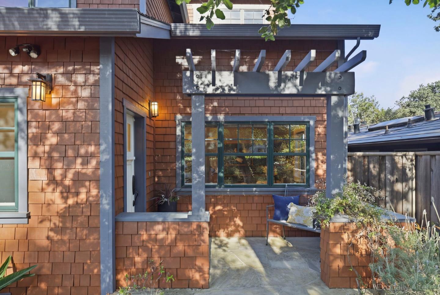 2067 Santa Cruz Avenue